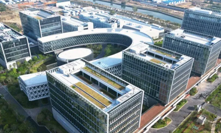 企业小程序定制开发选型对比：柒黄银技术方案与主流平台差异